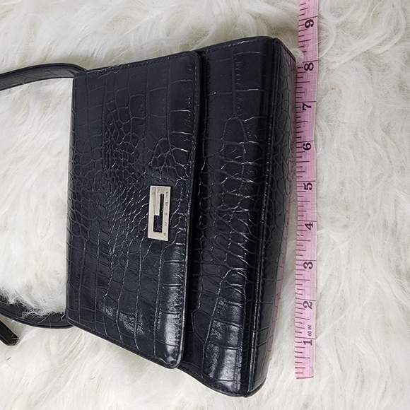 Guess Purse/Bag - Picture 6 of 12